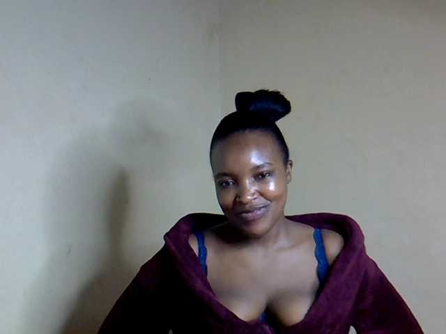 sexyveemani's BongaCams show and profile