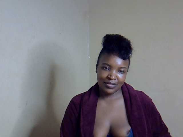 sexyveemani's BongaCams show and profile
