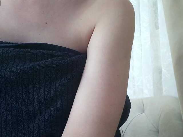 Vikusha's BongaCams show and profile