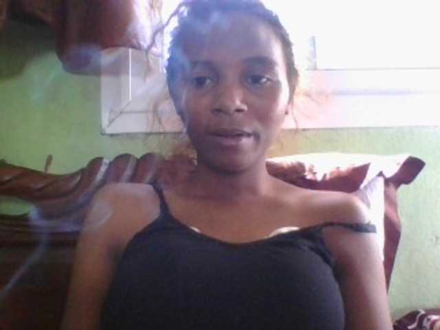 Mayah21a webcam bongacams model stream image