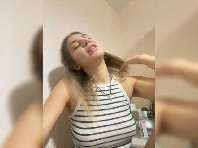 Aleksandra1223 – webcam model profile photo