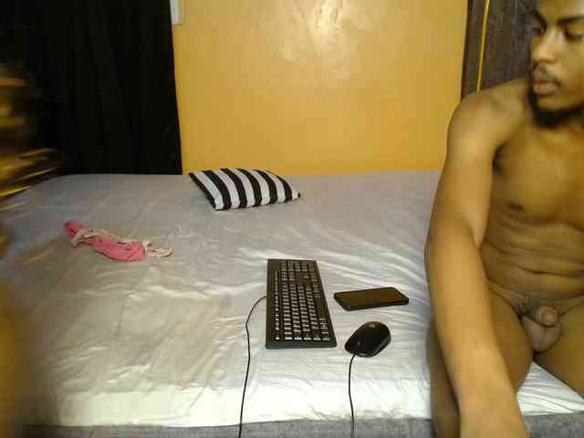 BoonieAndClyde webcam