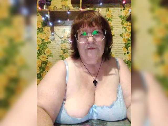 TUTSI6's BongaCams show and profile