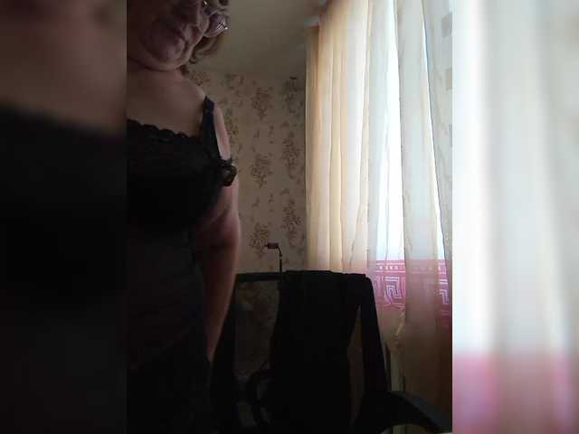 TUTSI6's BongaCams show and profile