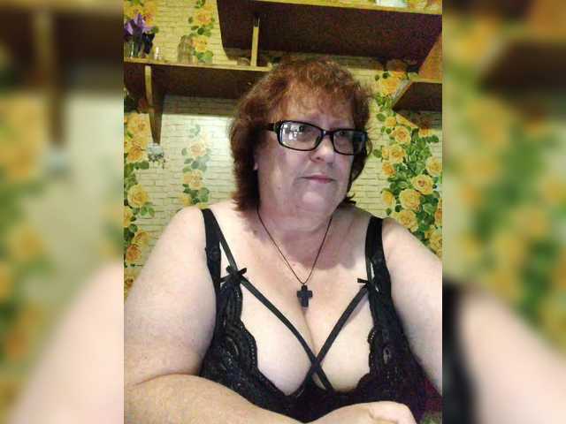 Discover TUTSI6, she wants to masturbate for your enjoyment TUTSI6 from BongaCams