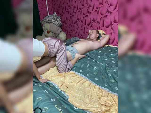 Queen-of-squirt webcam