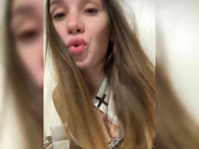 Queen-of-squirt webcam