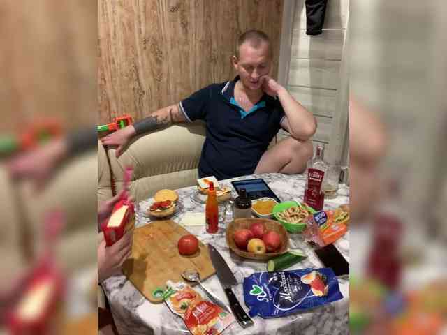 Queen-of-squirt webcam