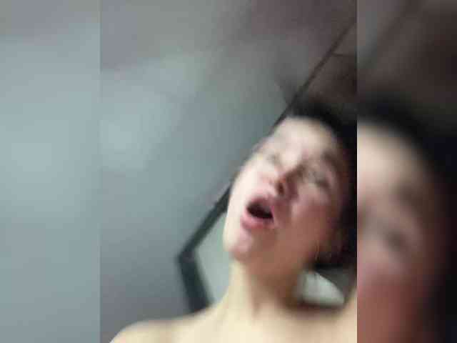 Queen-of-squirt webcam