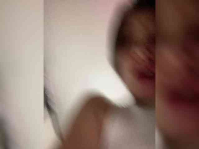 Queen-of-squirt webcam