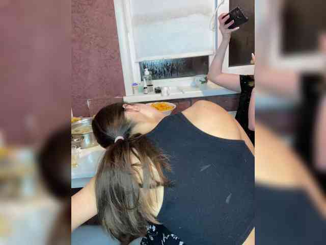 Queen-of-squirt webcam