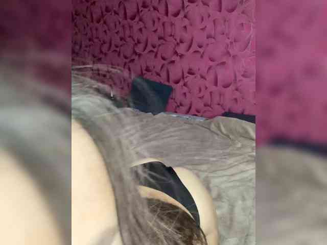 Queen-of-squirt webcam