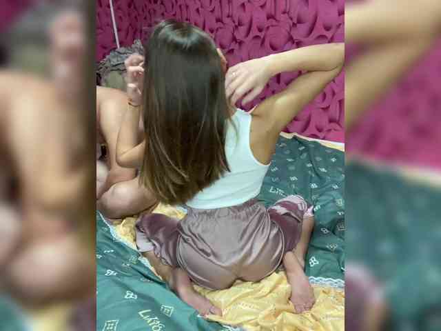 Queen-of-squirt webcam