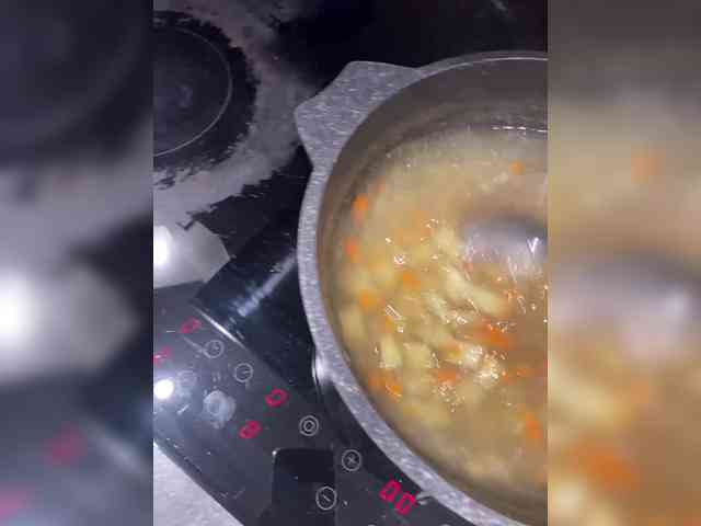 Queen-of-squirt webcam