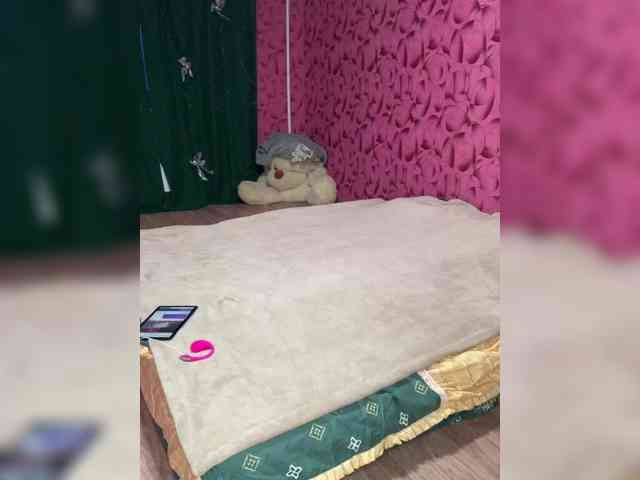 Queen-of-squirt webcam