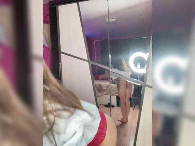 Queen-of-squirt webcam