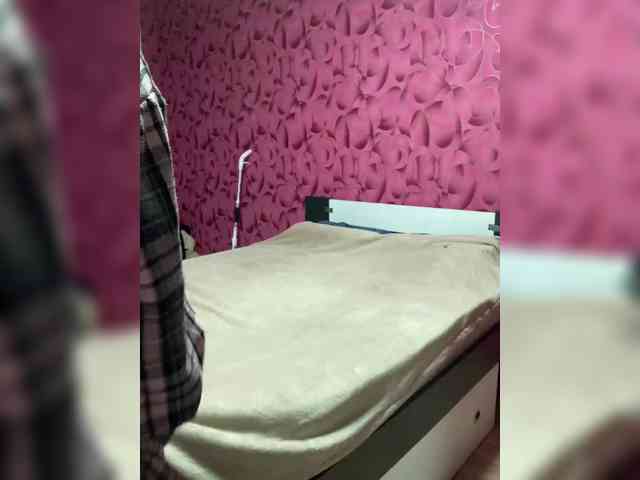 Queen-of-squirt webcam