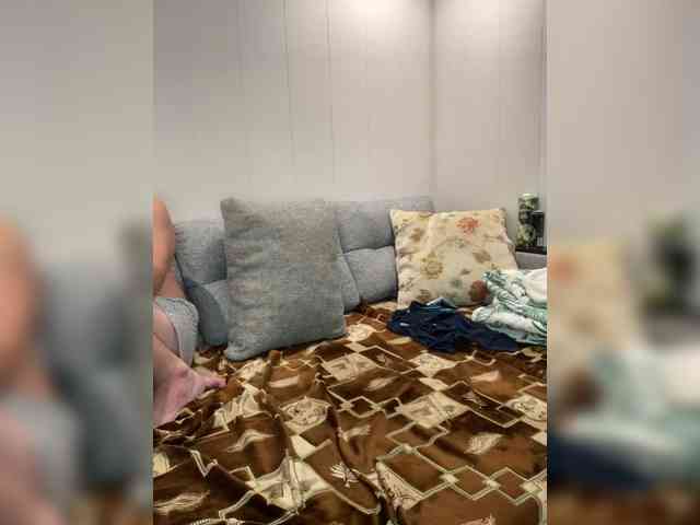 Queen-of-squirt webcam