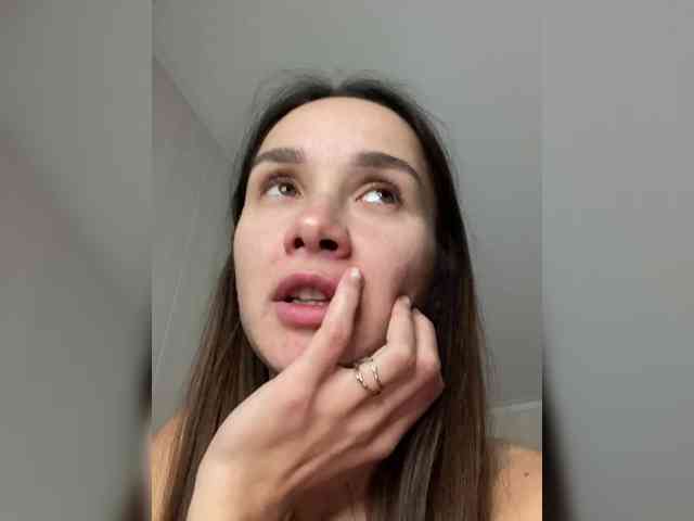 Queen-of-squirt webcam