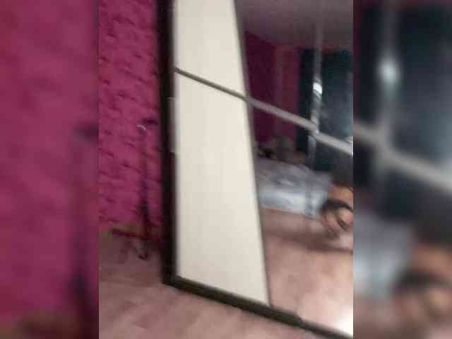 Queen-of-squirt webcam