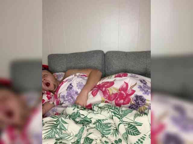 Queen-of-squirt webcam