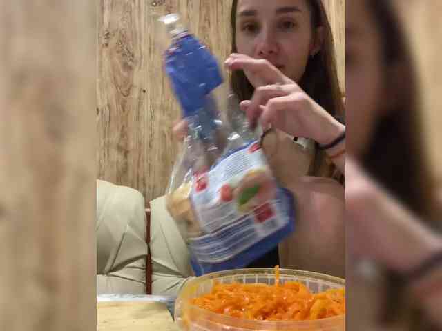 Queen-of-squirt webcam