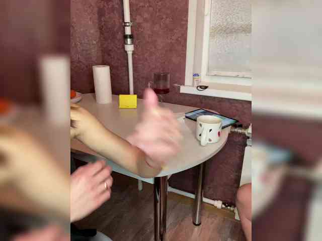 Queen-of-squirt webcam