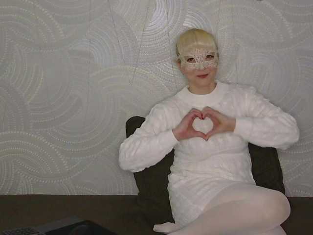 Iinna's BongaCams show and profile