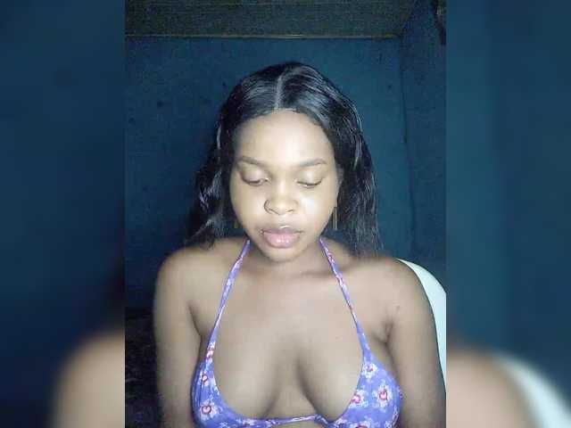 curvy-Queen12