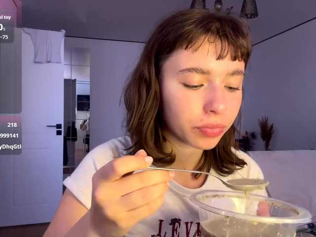 EvonneHeally's BongaCams show and profile