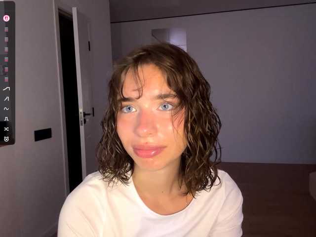 EvonneHeally's BongaCams show and profile