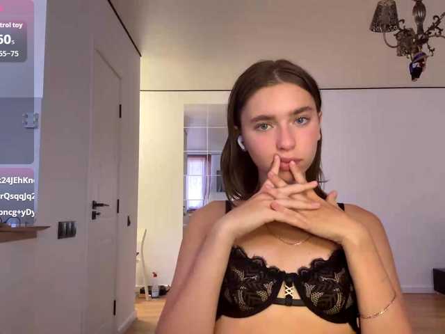 EvonneHeally's BongaCams show and profile