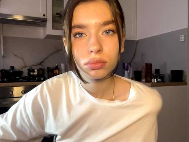 EvonneHeally – webcam model profile photo