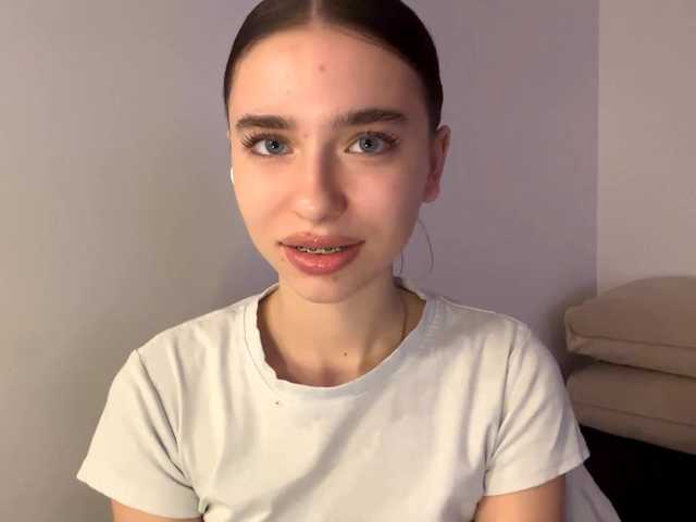 EvonneHeally's BongaCams show and profile