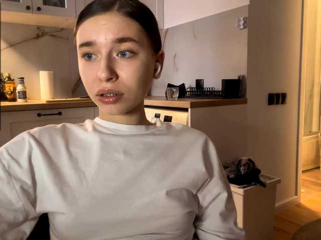 EvonneHeally's BongaCams show and profile