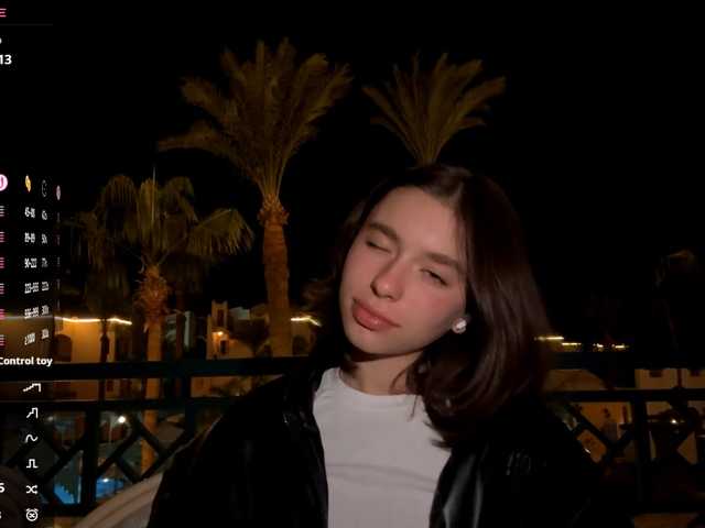 EvonneHeally's BongaCams show and profile