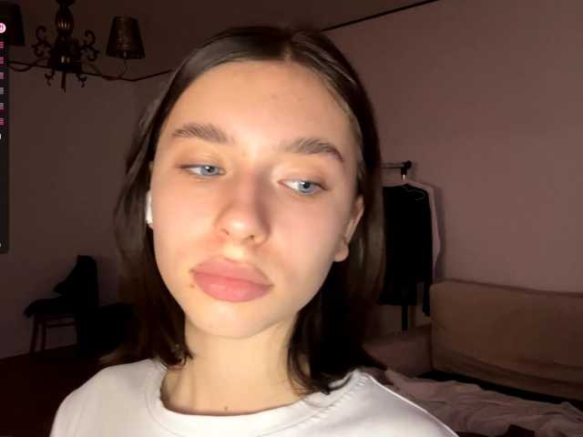 EvonneHeally's BongaCams show and profile