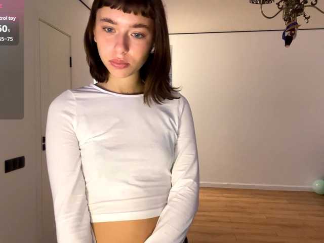 EvonneHeally broadcasting live