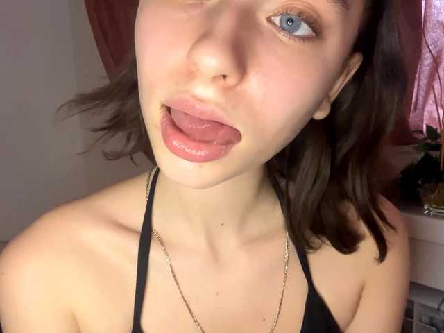 EvonneHeally's BongaCams show and profile