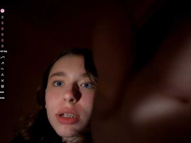 EvonneHeally's BongaCams show and profile