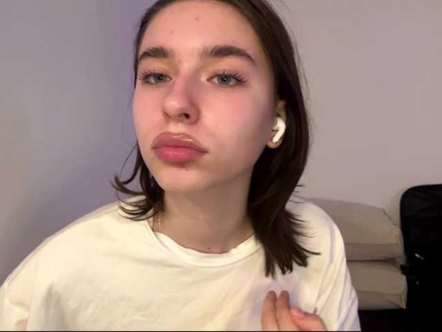 EvonneHeally's BongaCams show and profile