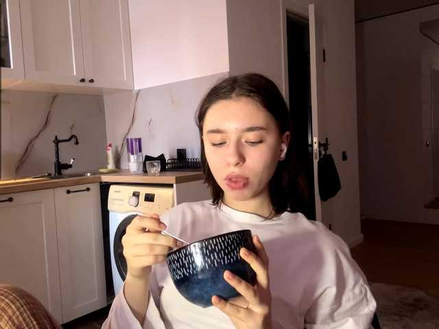 EvonneHeally's BongaCams show and profile