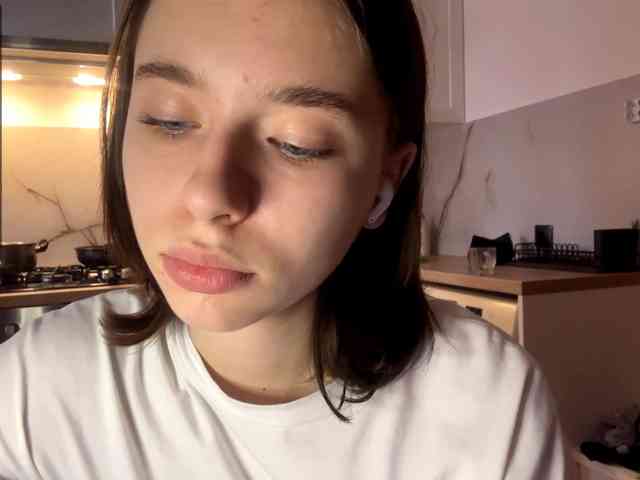 online nude chatroom EvonneHeally