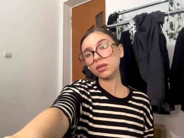 EvonneHeally webcam