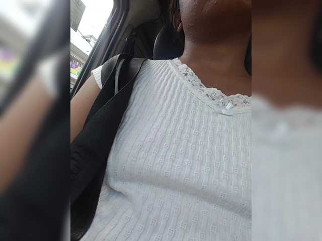 Noumia's BongaCams show and profile