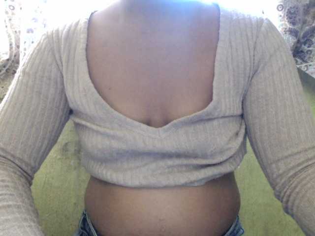 Noumia's BongaCams show and profile