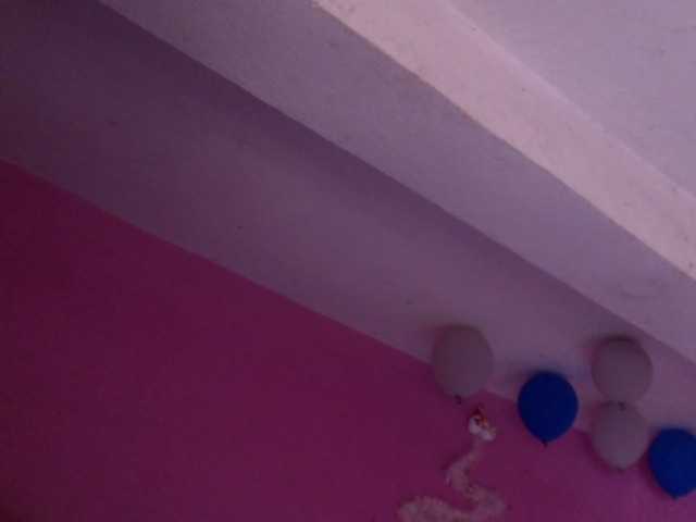 Noumia's BongaCams show and profile