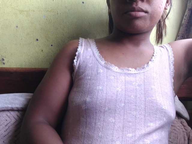 Noumia's BongaCams show and profile