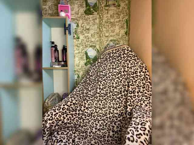 Miss-Tits2025 webcam