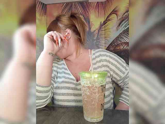 Miss-Tits2025 webcam